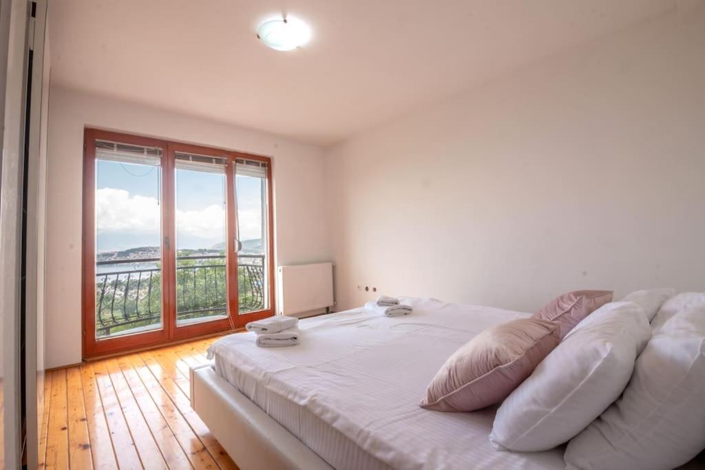 Casa Farmak - 4 Bedroom Lux Apartment With Infinity Pool & Lake View 오흐리드 외부 사진