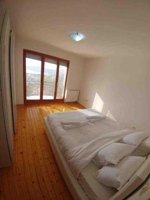 Casa Farmak - 4 Bedroom Lux Apartment With Infinity Pool & Lake View 오흐리드 외부 사진