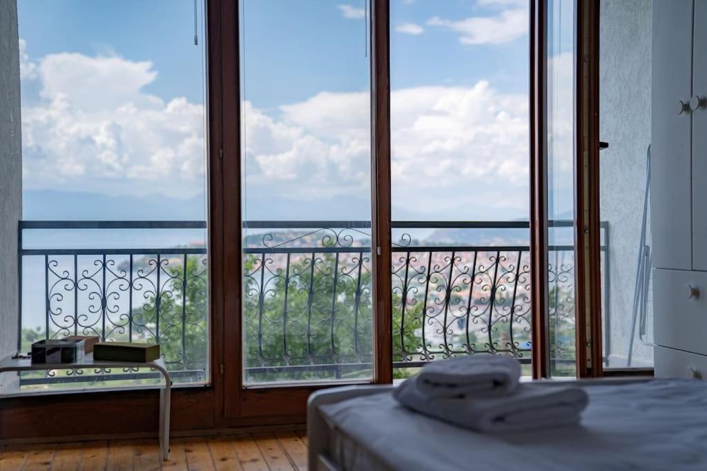 Casa Farmak - 4 Bedroom Lux Apartment With Infinity Pool & Lake View 오흐리드 외부 사진