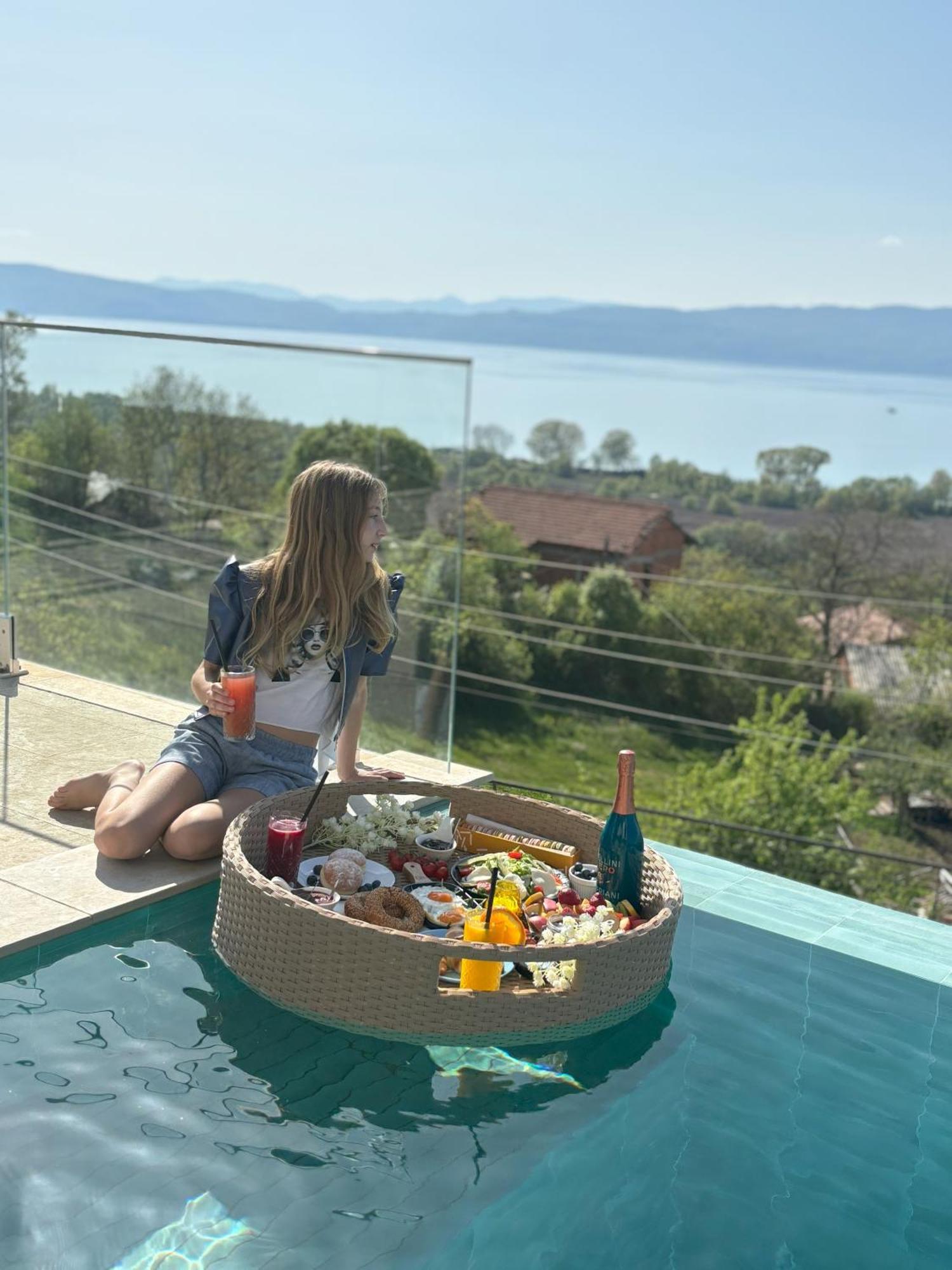 Casa Farmak - 4 Bedroom Lux Apartment With Infinity Pool & Lake View 오흐리드 외부 사진